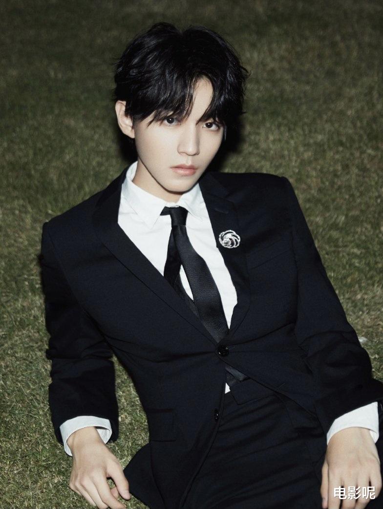 王俊凯|王俊凯入驻面馆，送上新年语音祝福，说话声音低沉感冒还未痊愈