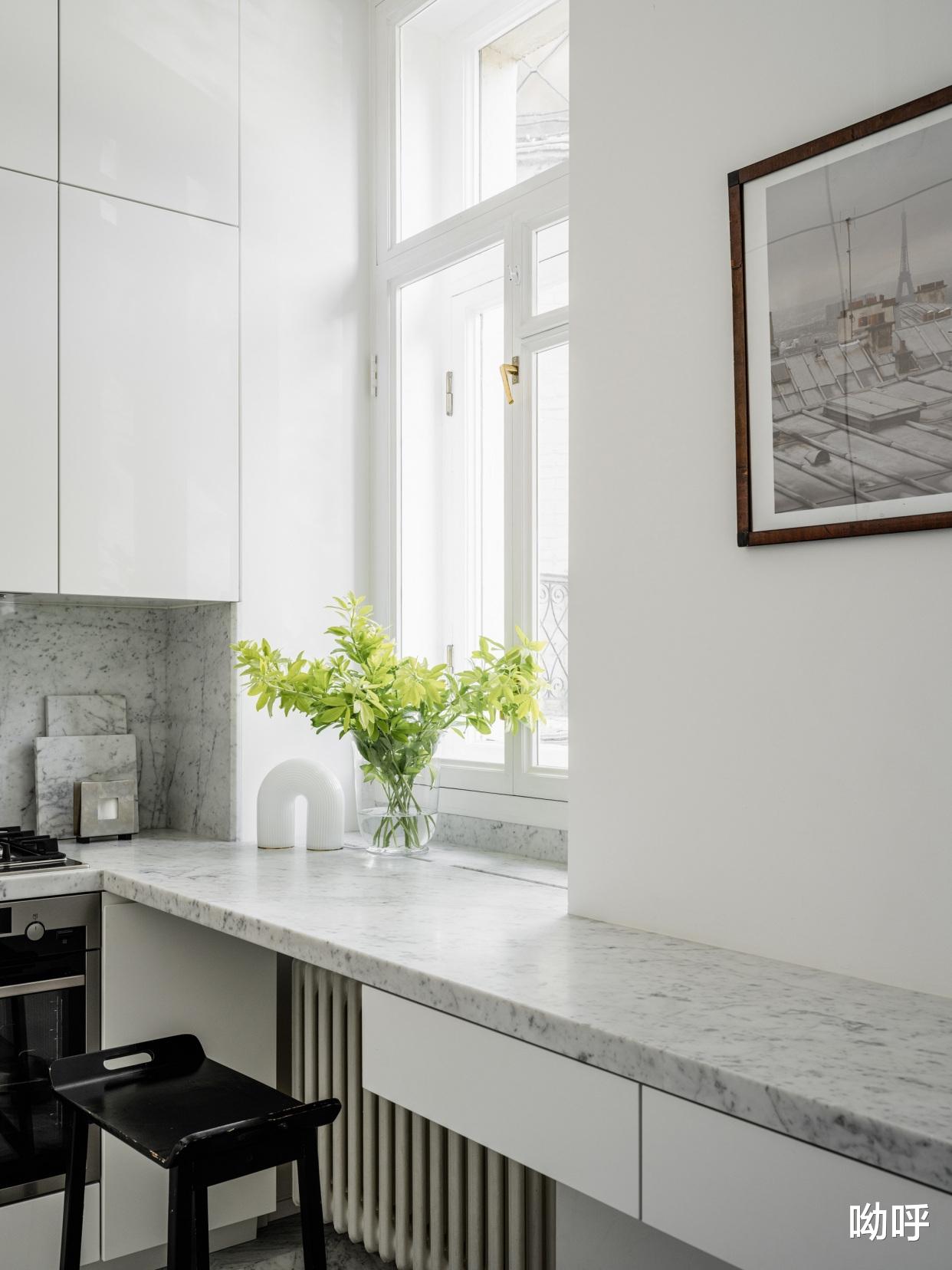 几何设计搭配艺术品的建筑师自宅