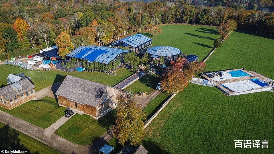 纽约|女儿要结婚了，盖茨亮相纽约心情好，梅琳达和女儿穿母子装美翻天