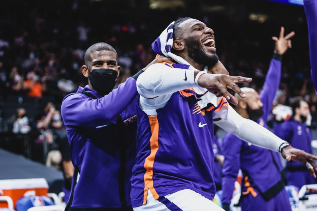 太阳队|37分大胜!保罗布克43+14狂胜马刺,太阳恐锁定第二对垒湖人