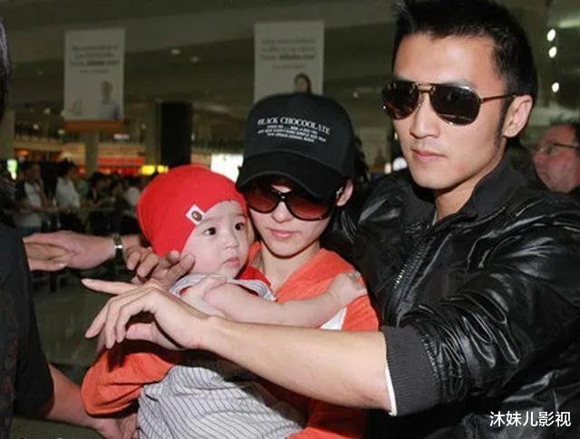 黎姿|张柏芝与大9岁黎姿同框养眼, 恋上富商幼子生父成迷, 后者嫁残疾富豪成人生赢家