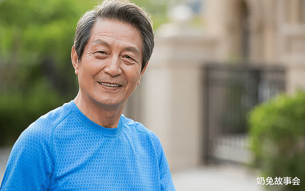 退休金 62岁大妈哭诉：在一次旅游中背叛了老公