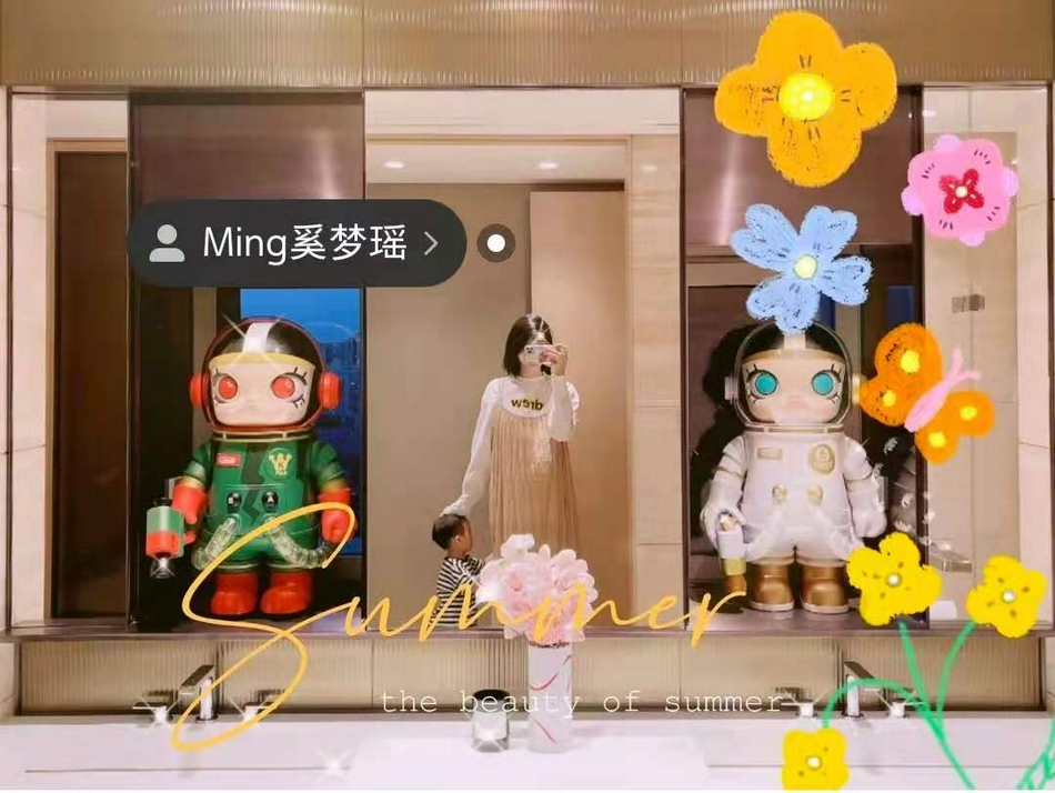 奚梦瑶|奚梦瑶和儿子对镜自拍，小广燊未继承父母优点，身后的豪宅很吸睛