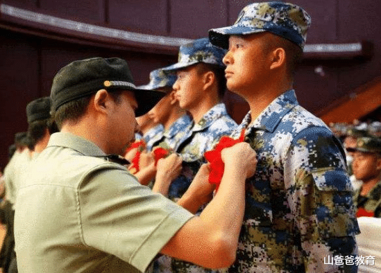 大学生|同样是大学生当兵，大一入伍和大四入伍有啥区别？3点差距很现实