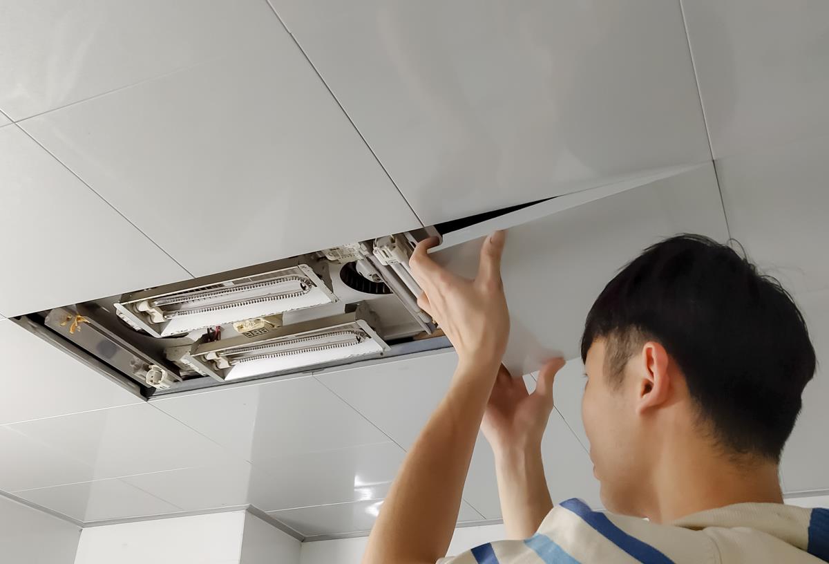 风暖浴霸装错位置，我家从来不敢开着浴霸洗澡