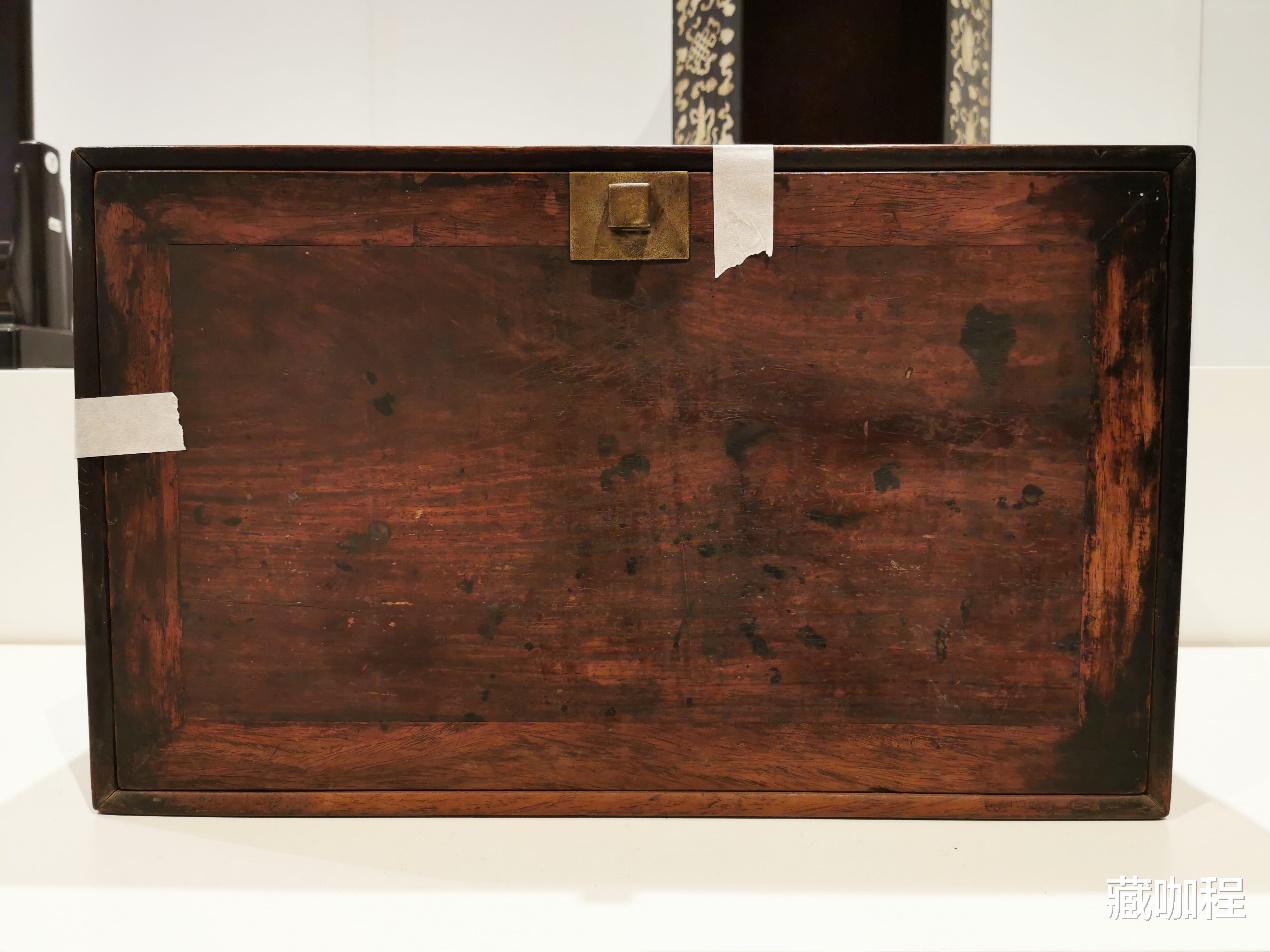 |纹理、棕眼全对，清黄花梨药箱19万成交