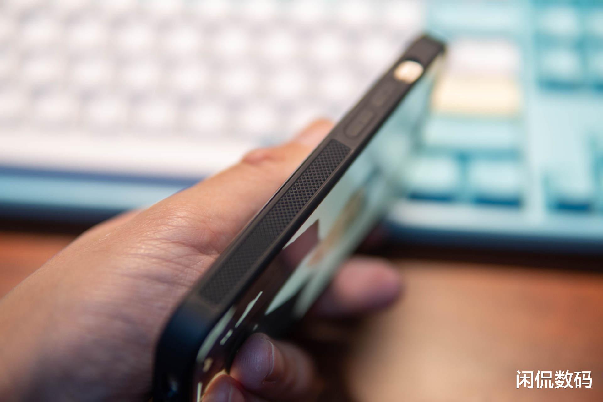 碳纤维|给你的iPhone换上真碳纤维手机壳，墨罗碳纤维套装开箱体验