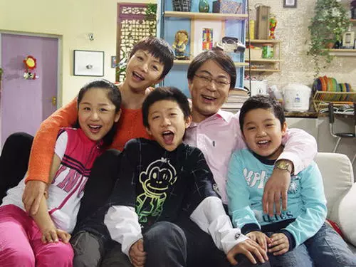 张一山|《家有儿女》演员大变样，杨紫张一山不算狠，鼠标才是颜值逆袭