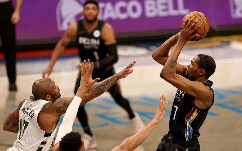 篮网队|狂轰25分22篮板！暴扣字母哥，活塞报警吧，格里芬骗了你们