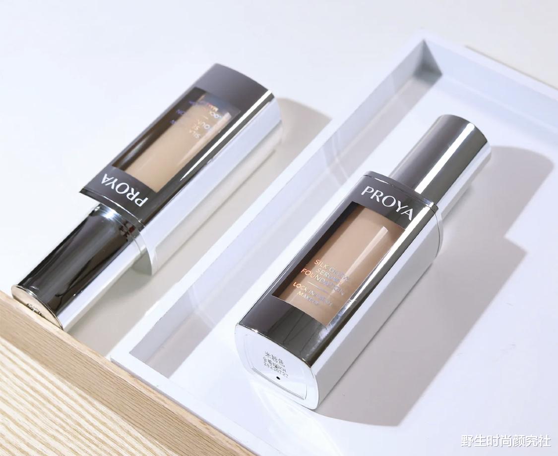 野生时尚颜究社 建议干皮女生，秋冬粉底液选这4款，粉质细腻还自带光泽感