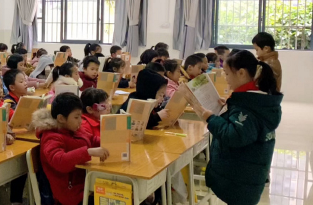 梓琪育儿说|30年老教师坦言，英语成绩在“120分”以上的学生，都有3大特征