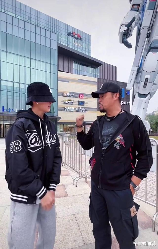 晋松|“花和尚”晋松48岁生日席开12桌，各级领导现身，场面奢华遭质疑