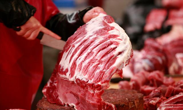 趁着猪肉降价多买点,保存切忌直接放冰箱,我这方法2个月都不坏