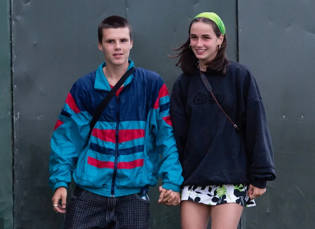 大表姐的时尚圈|贝克汉姆小儿子眼光真好,女友颜值够出众,这没给小贝“丢脸”