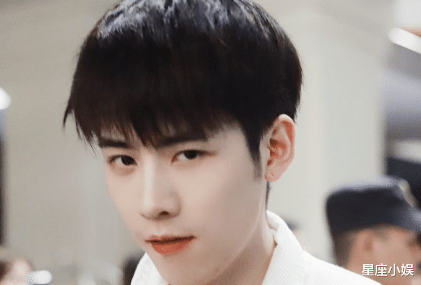 明星|他长相特别帅气，通过不断的努力和坚持，受到人们的关注！