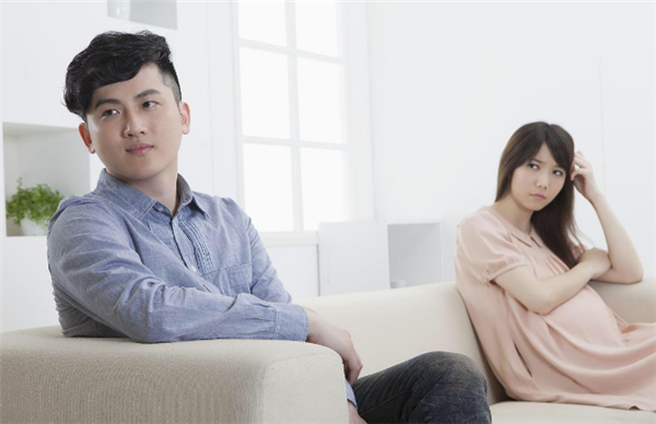 明月的小清风 再婚的生活到底怎么样？女人真的就是婚姻的牺牲者吗？答案很残酷