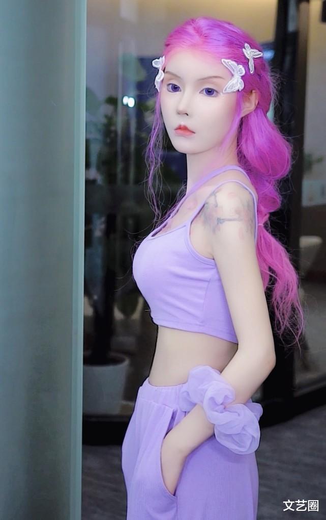 美颜|中国最美真人芭比吃饭不敢张嘴被好友讽刺可能怕骨头歪了，脱离美颜状态瘆人