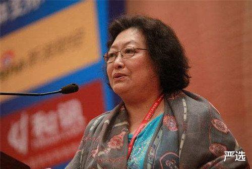 严选 因没生儿子被丈夫抛弃，她带两女儿白手起家，靠街边卖水饺挣60亿