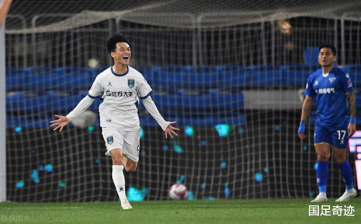 上海申花|是金子總會發(fā)光！25歲歸化球員大爆發(fā)：11分鐘2球打臉申花