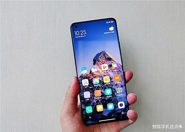 OPPO|小米12 Ultra“概念款”：屏下镜头+副屏设计，感觉很豪横
