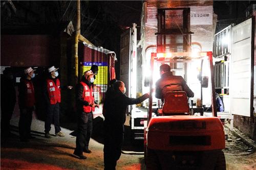 中国经济周刊 星夜驰援！伊利“核酸采集防护亭”已抵达石家庄