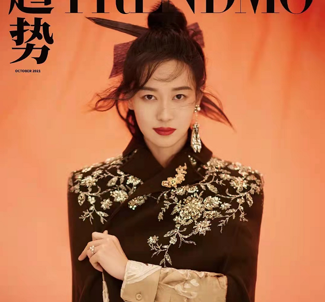 时尚风行派|奥运冠军孙一文明星脸火出圈！新大片穿黑金斗篷变侠女，身材绝了