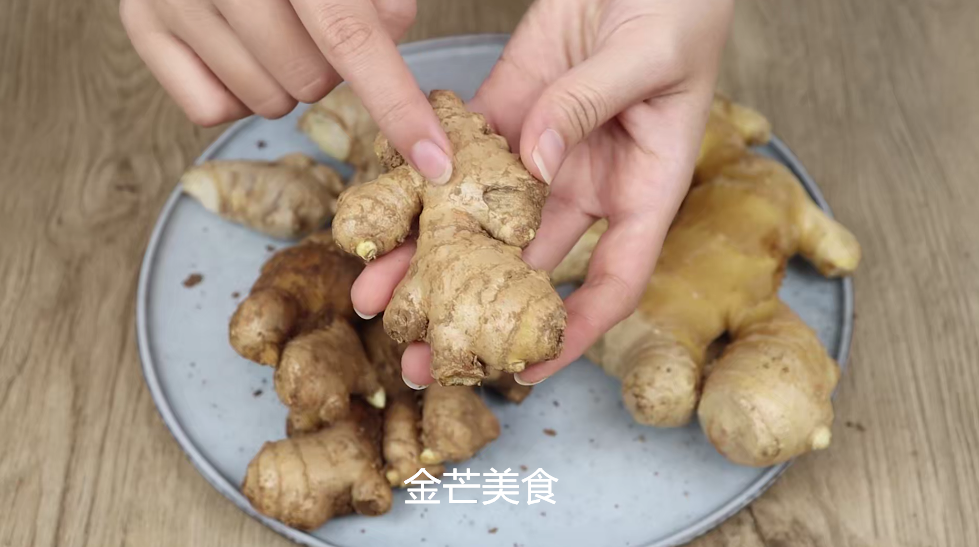 生姜该买哪一种？好多人都买错了，学会这6招，菜贩子看了都点赞