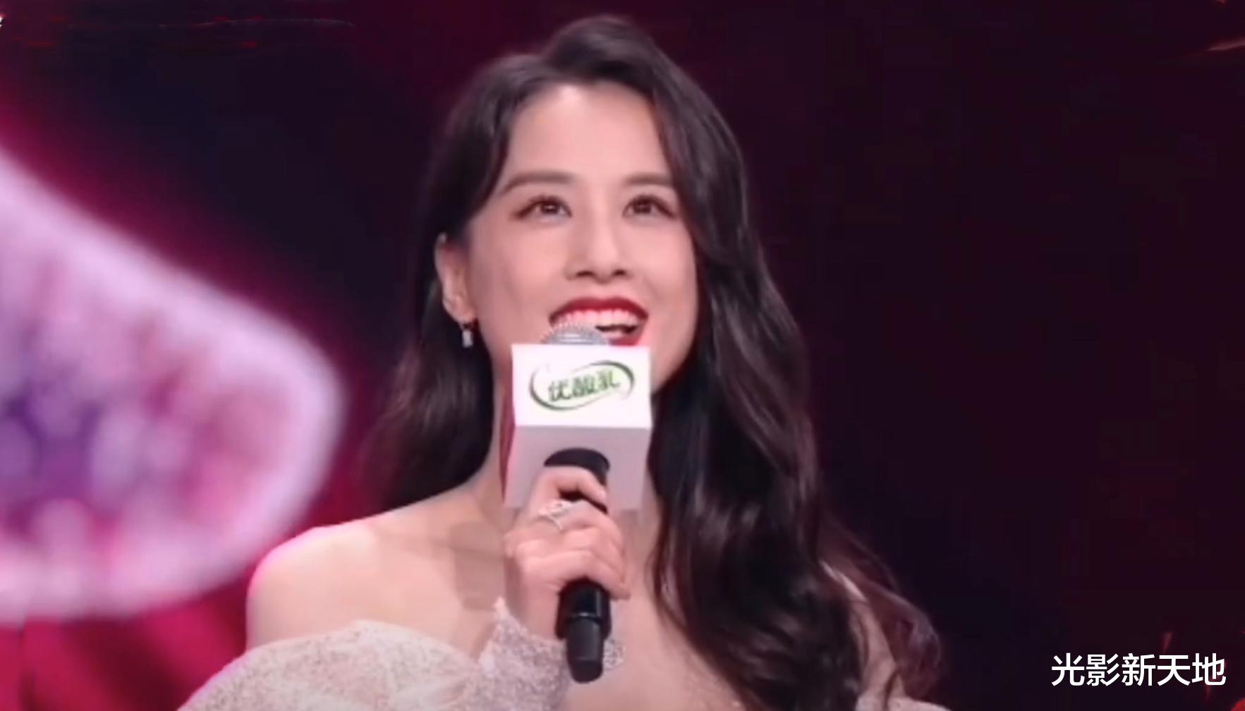 肖战|沸腾之夜收视率：肖战时段后断崖下跌，吴亦凡、李宇春救不回来