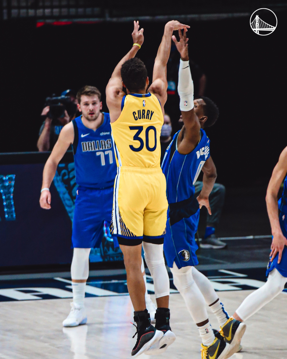 斯蒂芬·库里|79+17+23！库里追梦狂刷纪录+乌布雷三分10中7，死亡五小回归太残暴！