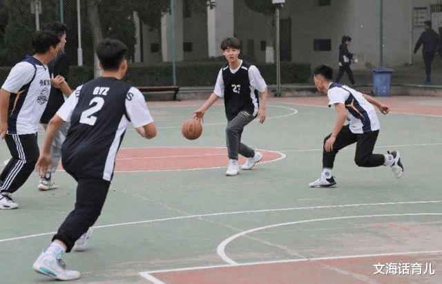 文海话育儿|12岁男孩身高165,5大增高秘诀,你家孩子占了几样?