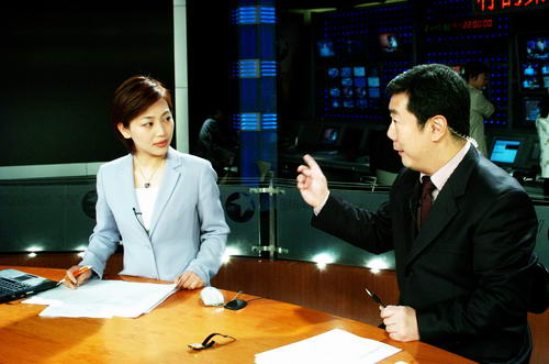 方宏进|著名主持人方宏进：最红时离开央视，后抛妻别女，现在过得怎样？