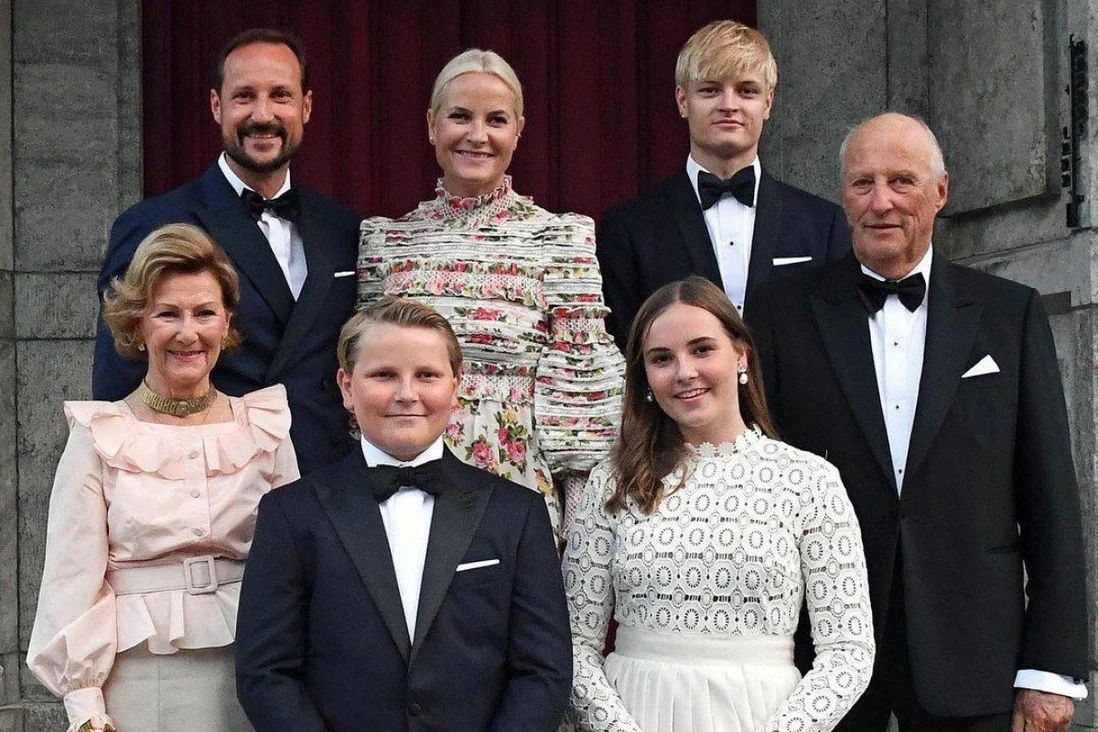 挪威 坐飞机会发现旁人便是王储，挪威王室算得上是一个奇葩的存在