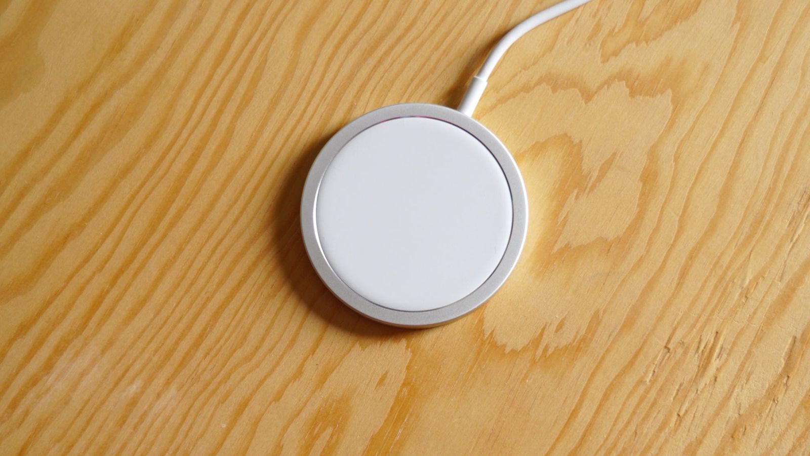 AirPods|MagSafe充电器固件更新至10M229/苹果发布AirPods固件更新