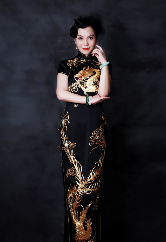 翠萍金扣子|金扣子： 旗袍女王金子姐岁月从不败美人