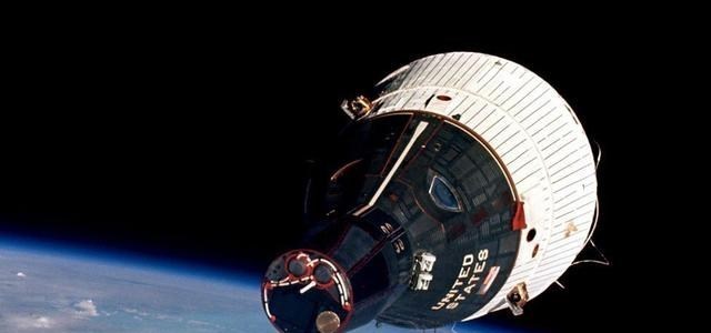 登月 宇航员登月看到了什么？为何返回地球后，都相信“神”的存在