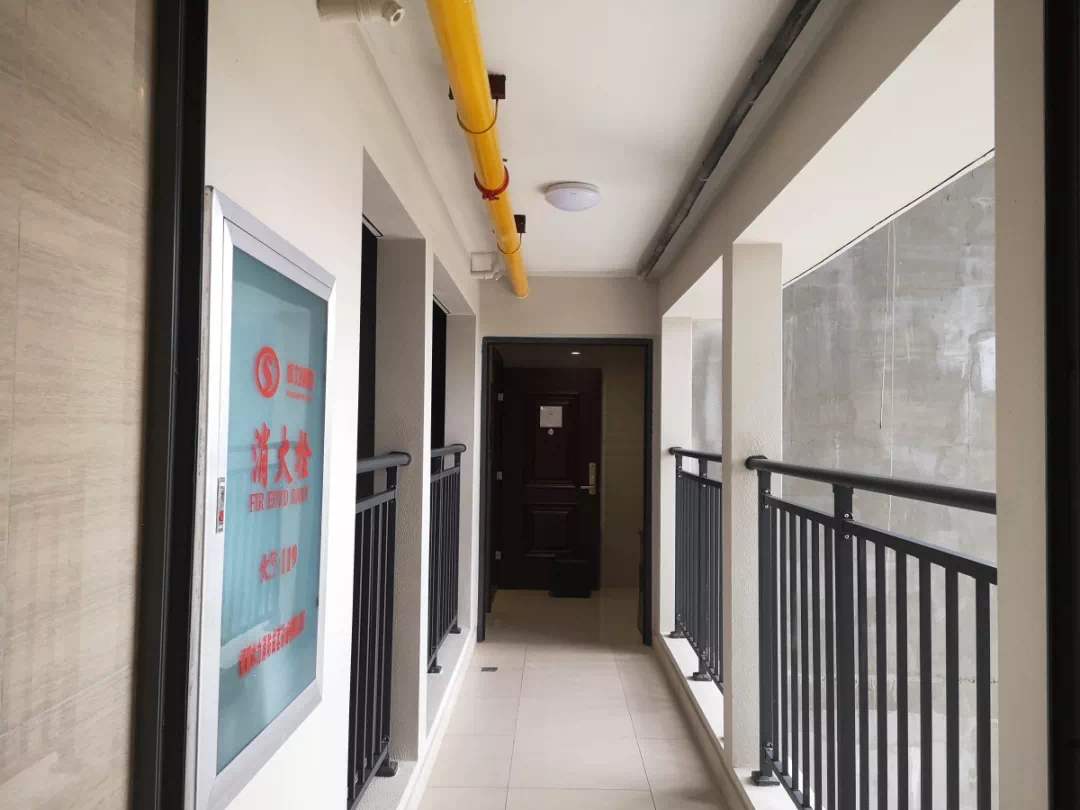 阳台|连廊户型能不能买？别一棒子打死，还得看是中户还是边户！
