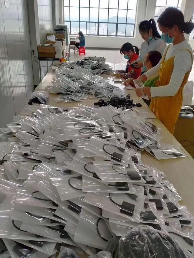 梅梅爱写娱乐 “世界工厂”东莞，工资却没有苏州高，工厂招工真的太难了