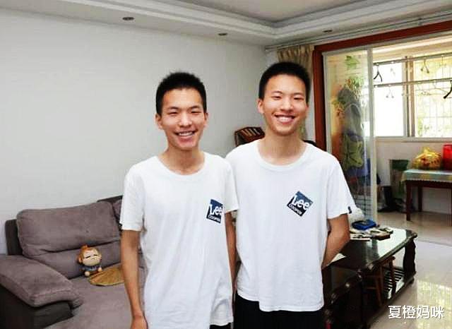 夏橙妈咪|一个清华一个北大，江苏这对双胞胎真争气，两个人分数一模一样