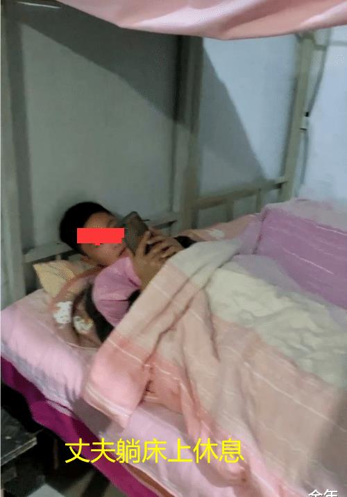 河南小夫妻到浙江打工,2对夫妻住1间屋,“不尴尬吗”