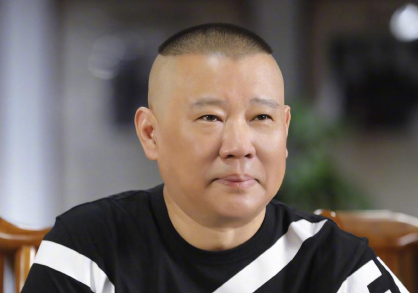 刘德华|刘德华郭德纲北京聚餐！前者大12岁却被赞更年轻，饭店奢华似宫殿