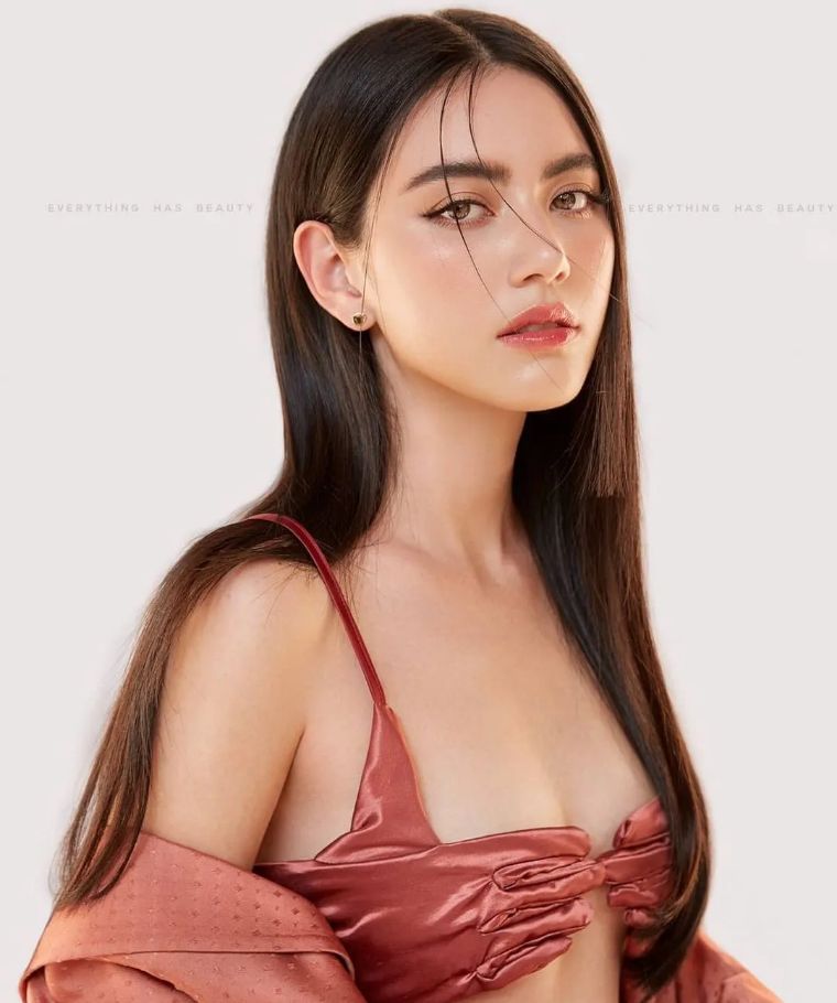 |人间洋娃娃Lisa的泰妆，也许适合你！