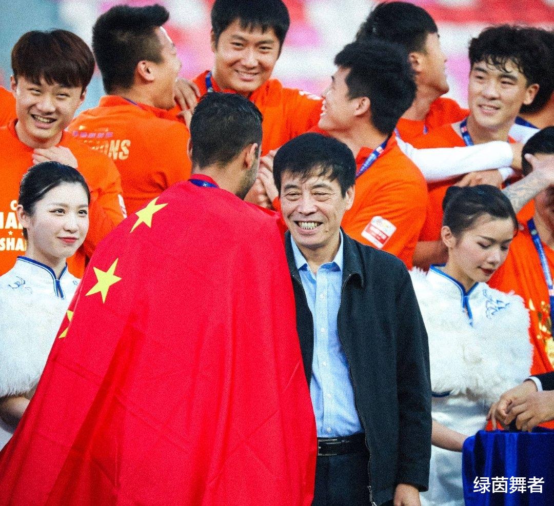 葡萄牙隊(duì)|山東泰山頒獎(jiǎng)典禮最大亮點(diǎn)！24歲歸化身披國旗亮相，未來或成國足核心！