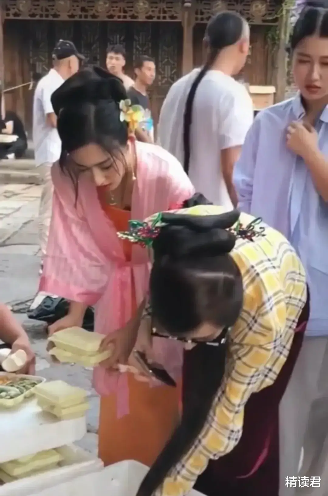 横店|横店一组偷拍照流出，“遍地是校花”：看不到的真相，最致命