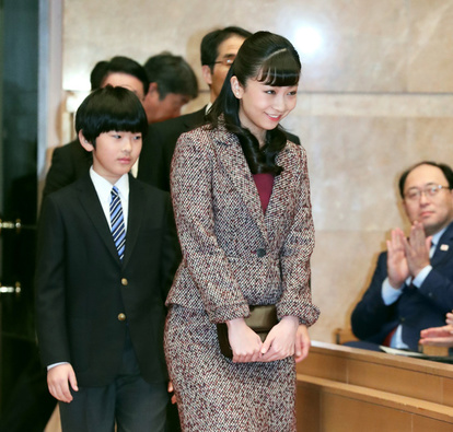 给爱子公主购买2千元的包,给悠仁定制11万的西装,宫内厅真双标