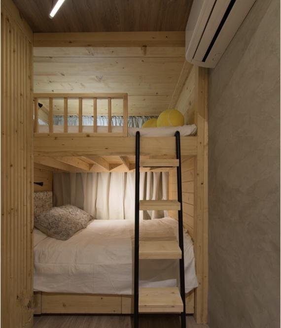 24㎡你觉得小?在香港是两居室还能住3口人,厕所还带浴缸,厉害不!