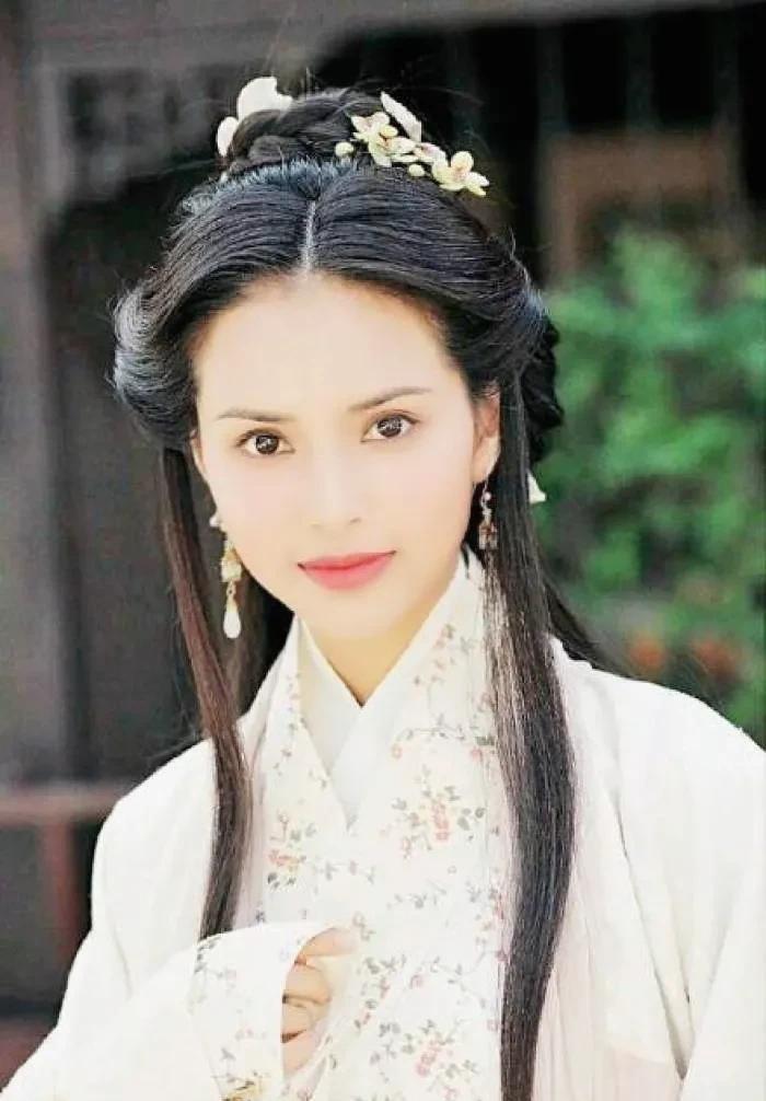 黄围猎人|王语嫣扮演者：李若彤，刘亦菲，张檬，文咏珊，谁经典