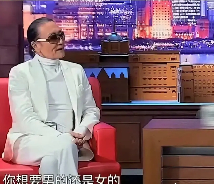 谢贤|28岁的狄波拉嫁给43岁的谢贤，狄波拉害羞的问：“你想不想要男孩？”