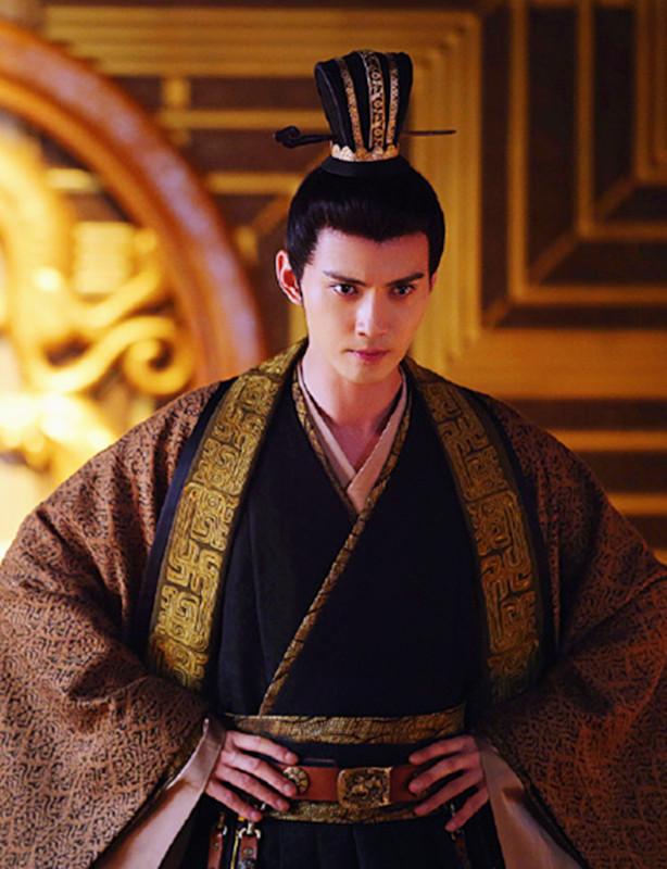 安以轩|演技不行就别怪存在感低，这4位演员反配为主，气场太强大