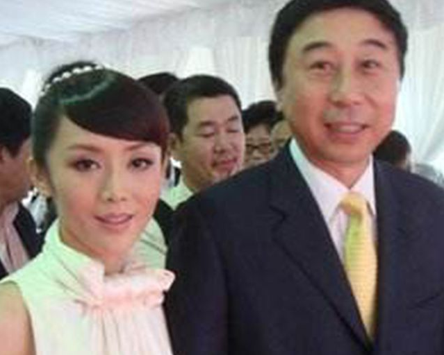 |冯巩豪宅曝光，房子内部像农村普通人家装修，网友直呼接地气