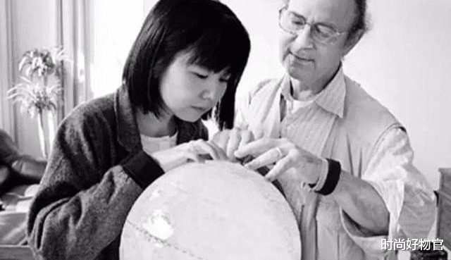 AR|薇娅几分钟卖10万台？北斗打造的AR地球仪，网友：不愧是百科全书